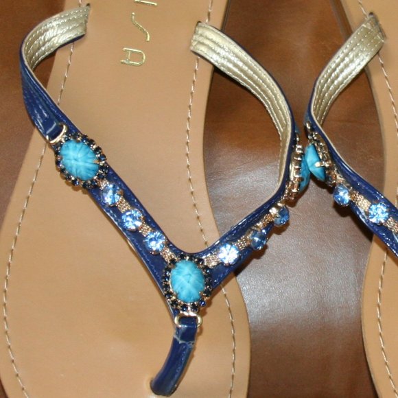 Unisa Thong Sandals, Size 9 1/2. Blue Strap, Embellished with Stones - Picture 2 of 11